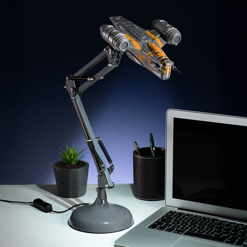 The Mandalorian Razor Crest Justerbar Skrivebordslampe Geekd Dk